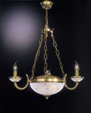 Трех и шестирожковые бронзовые люстры в классическом стиле с центральным светящим плафоном