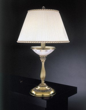 Большая настольная лампа с корпусом из бронзы и текстильным абажуром белого цвета