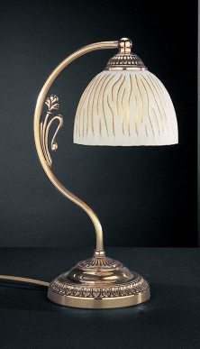 Изысканная настольная лампа с корпусом из французского золота и плафоном венецианского стекла