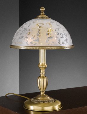 Бронзовые настольные лампы классического стиля с плафоном из матированного венецианского стекла