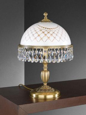 Настольные лампы из литой бронзы с плафонами среднего и большого размера, украшенными по периметру хрустальными подвесками
